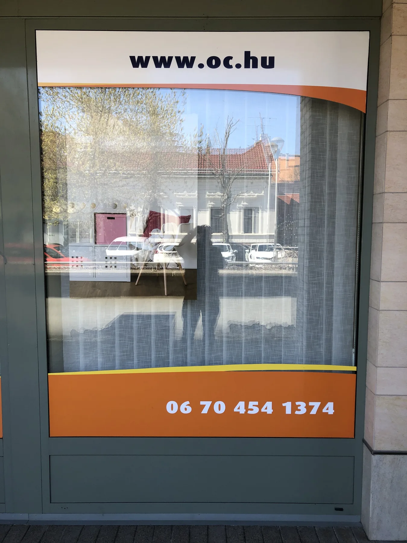 Idea Reklám referencia: Épületablak fóliázás - OTTHON CENTRUM