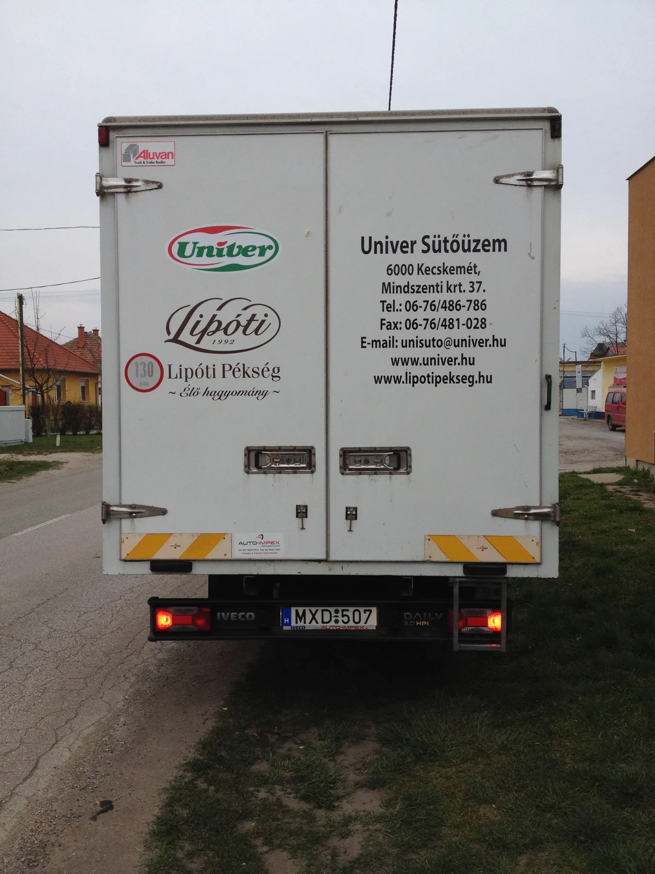 Idea Reklám referencia: Jármű dekorációk - LIPÓTI Kiskamion dekorok