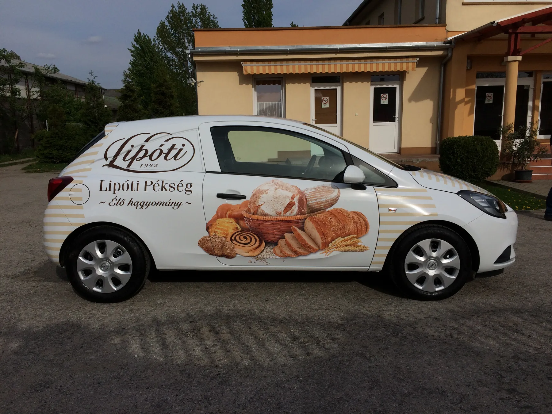 Idea Reklám referencia: Jármű dekorációk - LIPÓTI OPEL Corsa 2D-3D dekor