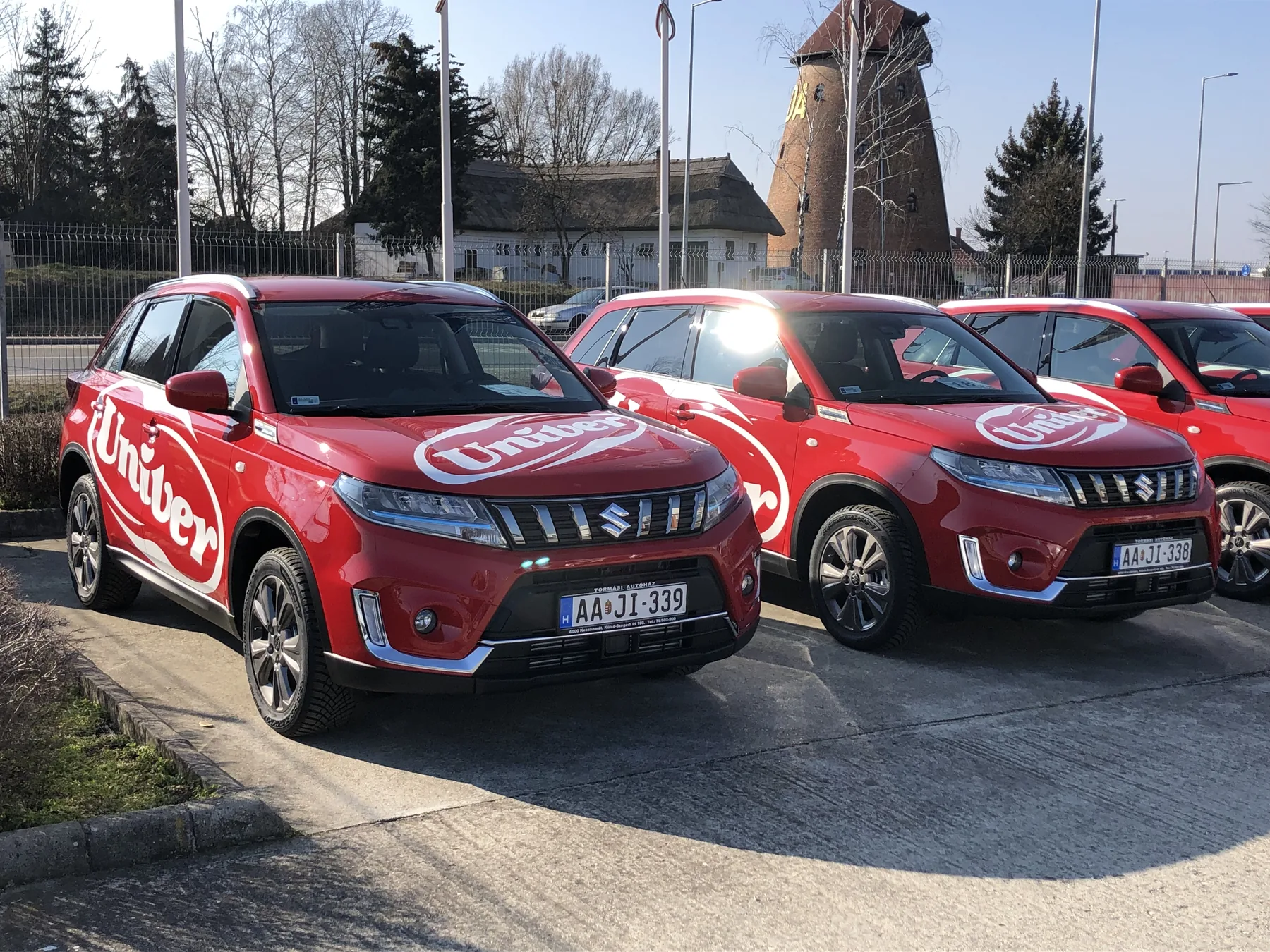 Idea Reklám referencia: Jármű dekorációk - UNIVER Suzuki Vitara- SCross