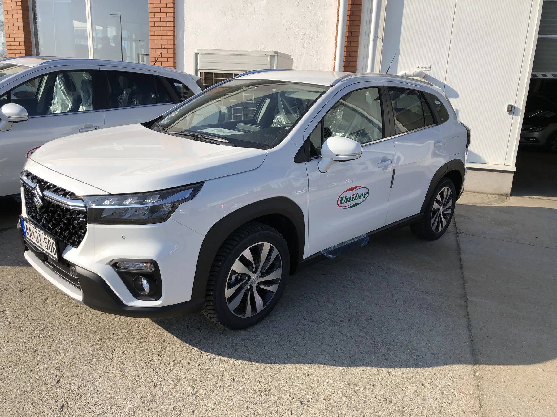 Idea Reklám referencia: Jármű dekorációk - UNIVER Suzuki Vitara- SCross