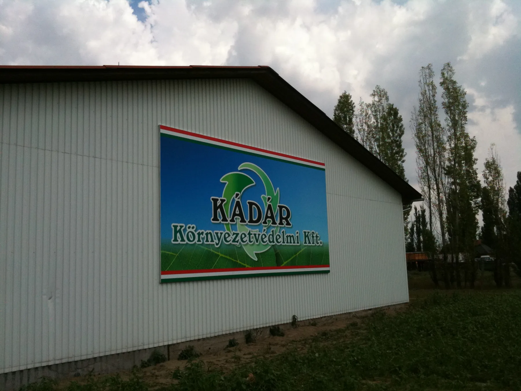 Idea Reklám referencia: Táblák, cégérek - KÁDÁR 6x3m reklámtábla