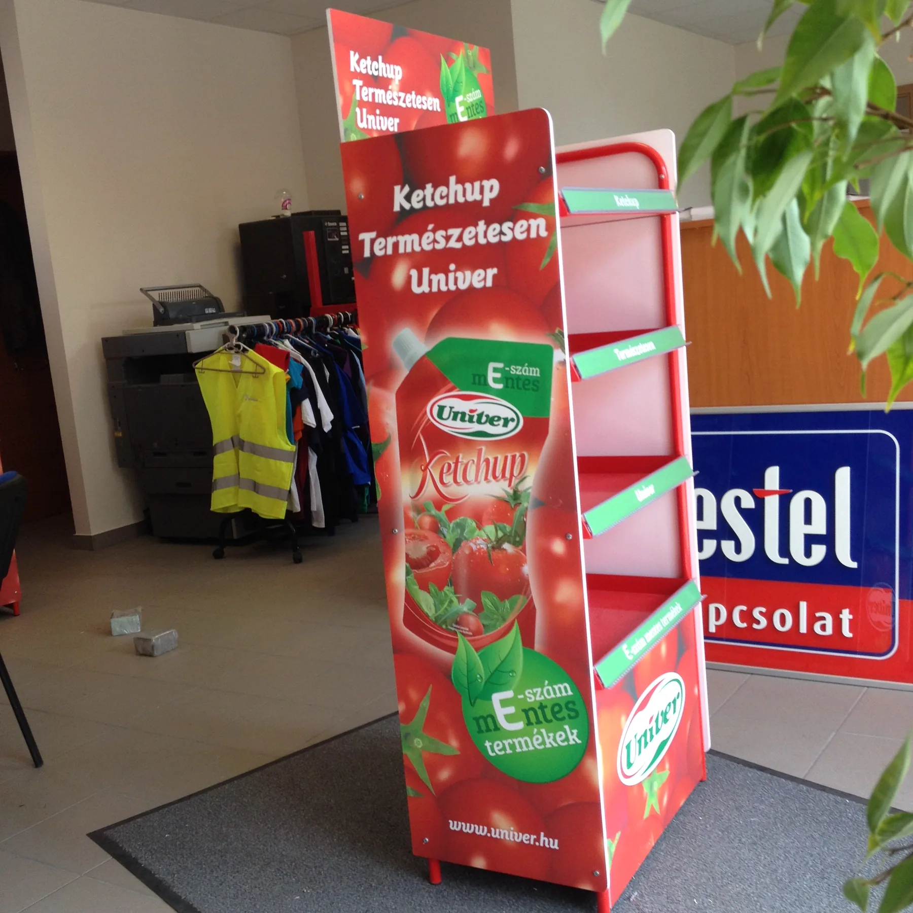 Idea Reklám referencia: Üzlethelyiség reklámok - Bolti - Instore POP - Eszközök - Reklámhordozók